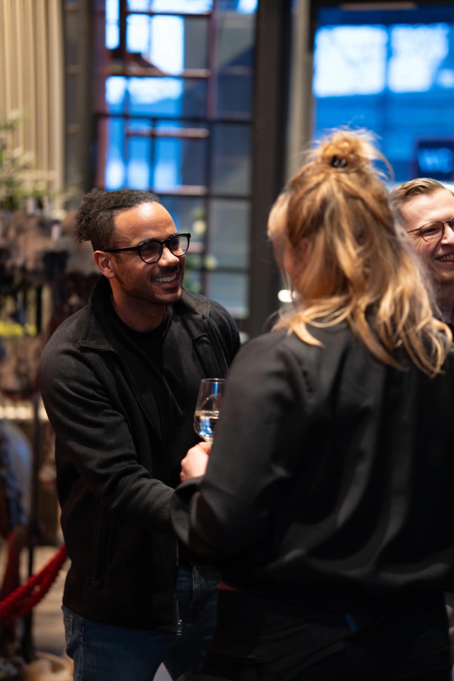 Taurean Williams im Gespräch auf einem Netzwerkabend
